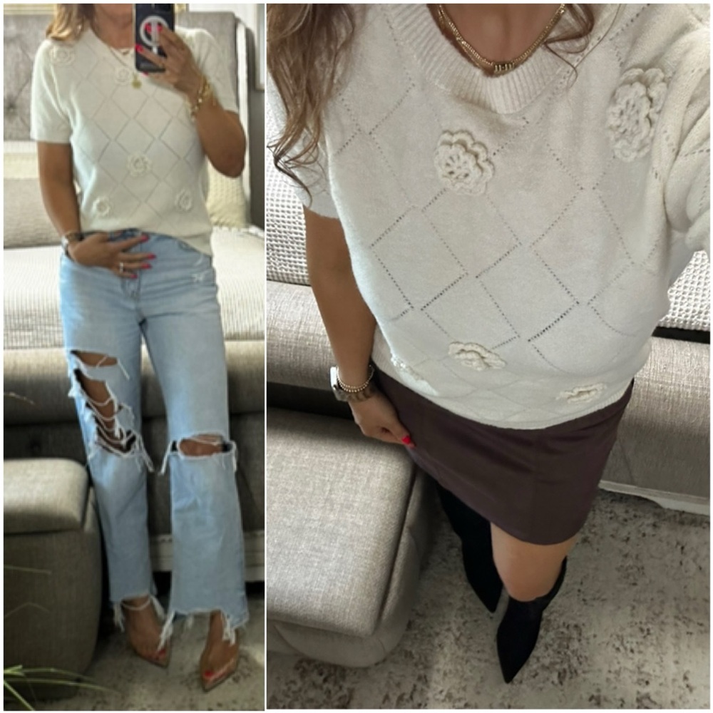 Last 🆕 Ivory Sweater top with Floral Accents 🌸